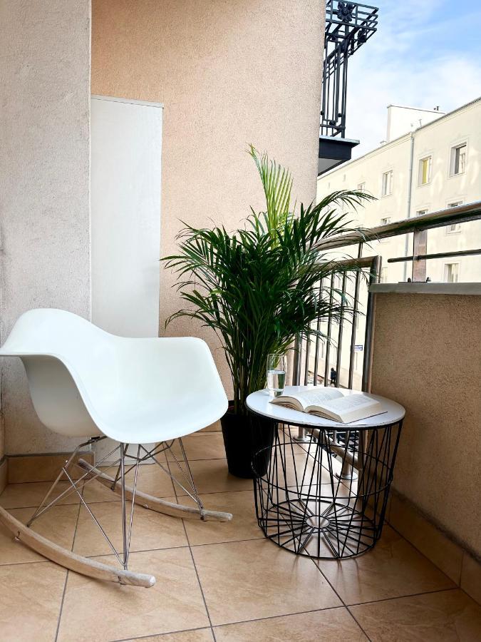 Charming Apartment In The City Center Varsavia Esterno foto