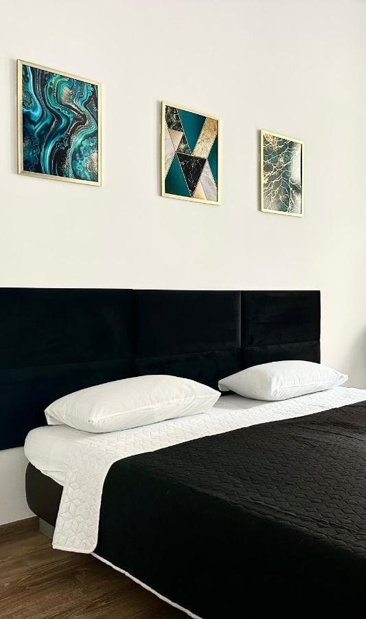 Charming Apartment In The City Center Varsavia Esterno foto
