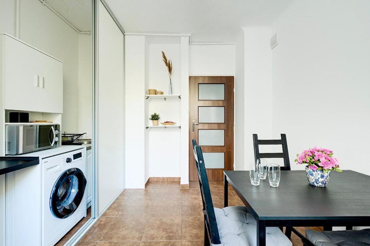 Charming Apartment In The City Center Varsavia Esterno foto