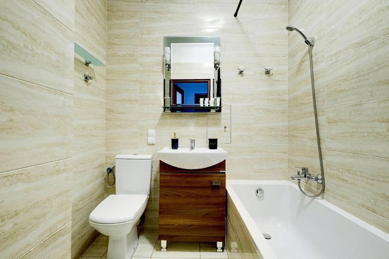 Charming Apartment In The City Center Varsavia Esterno foto
