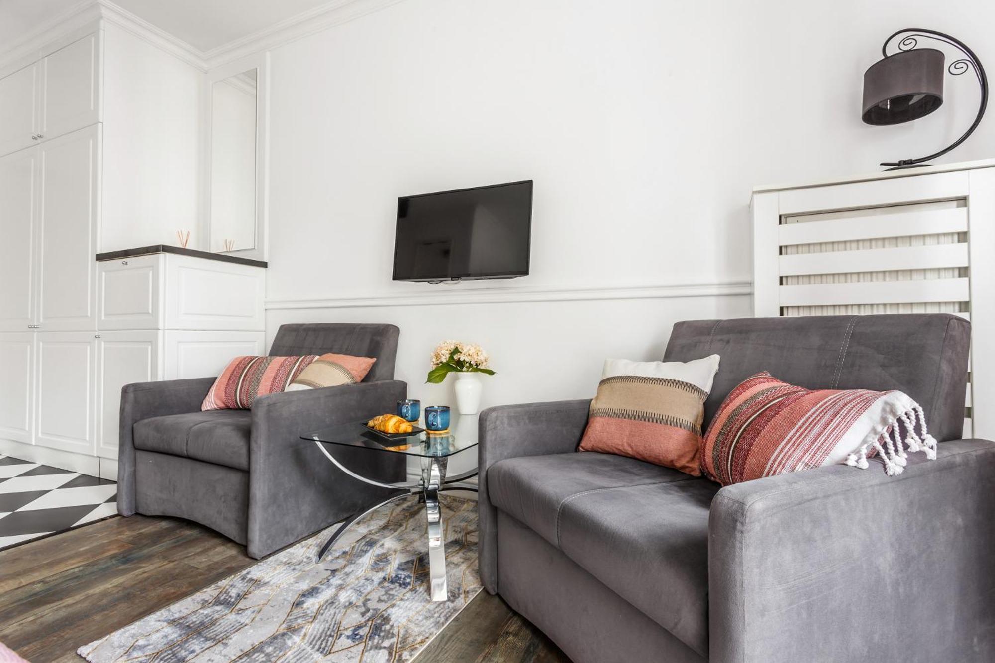 Charming Apartment In The City Center Varsavia Esterno foto
