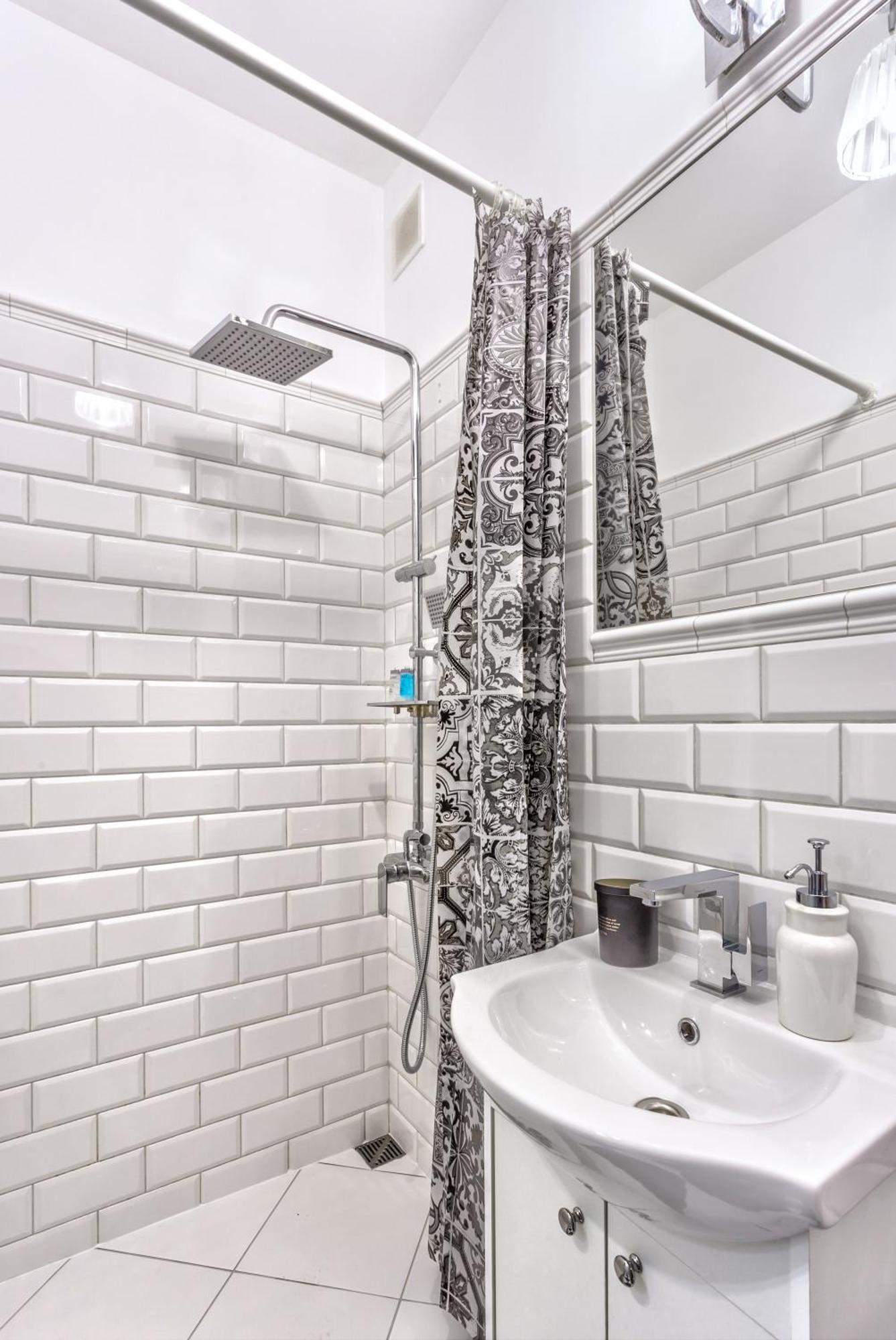 Charming Apartment In The City Center Varsavia Esterno foto