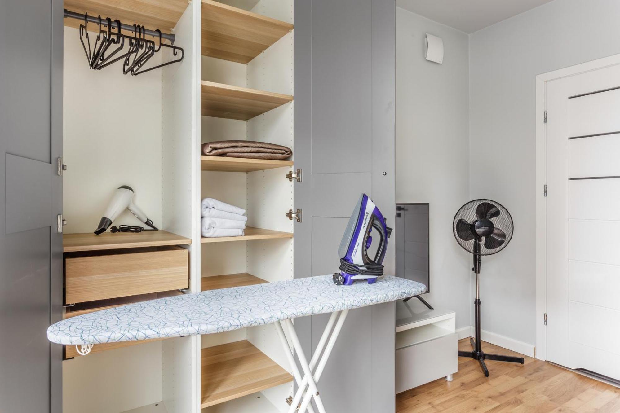 Charming Apartment In The City Center Varsavia Esterno foto
